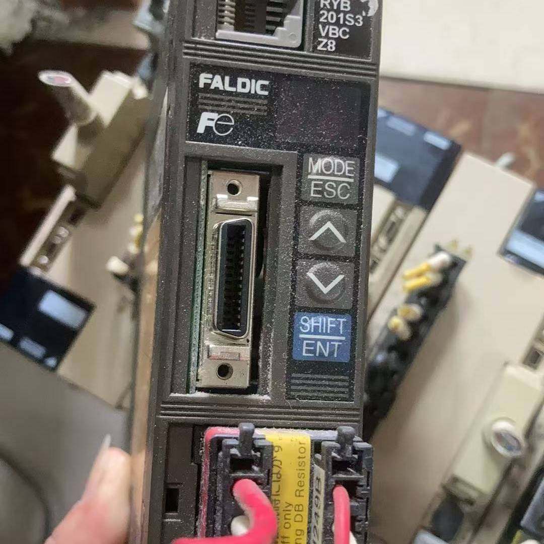 议价富士伺服驱动器RYB201S3-VBC-Z8 日本原装拆