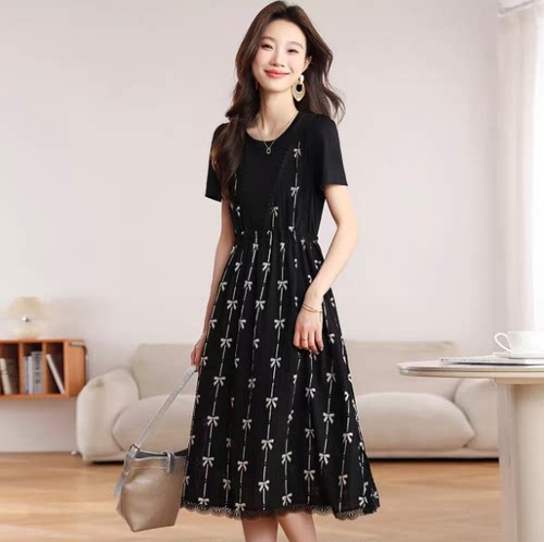 【小乐专享】黑色印花连衣裙女假两件V领短袖A字裙收腰显瘦女裙