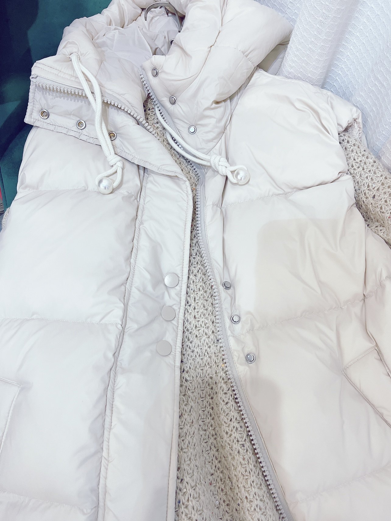 欧洲站2023冬季新款带帽珍珠羽绒服