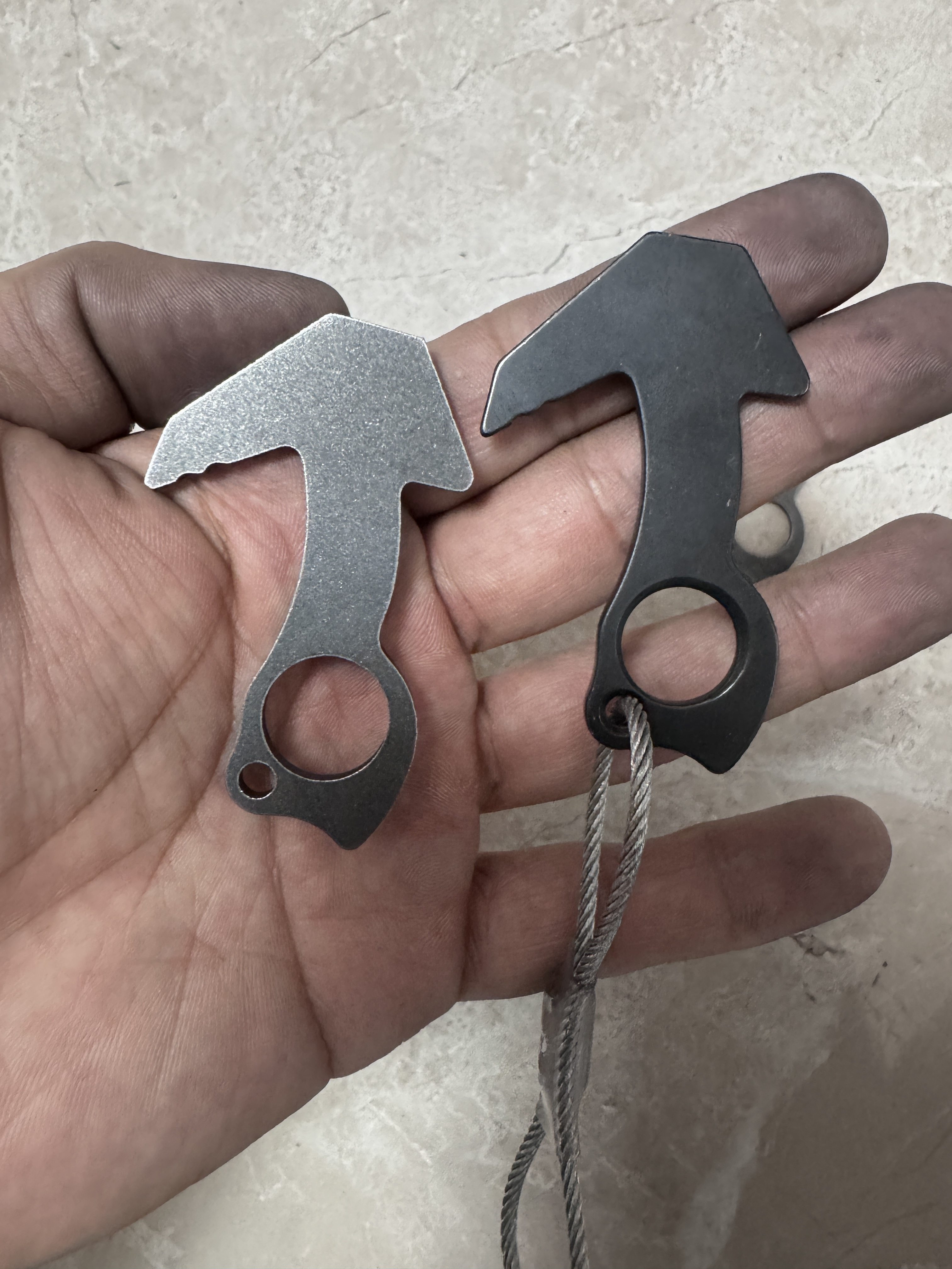 攀岩登山临时保护装置岩钩，完美复刻版。1号