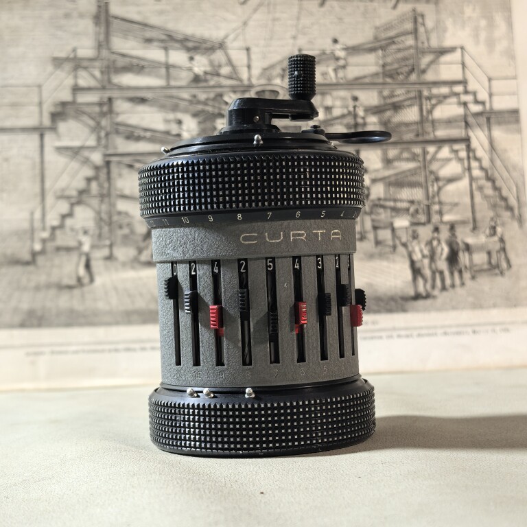 西洋古董微型库塔科塔CURTA Ⅱ型手摇计算器机械算盘工业美学收藏