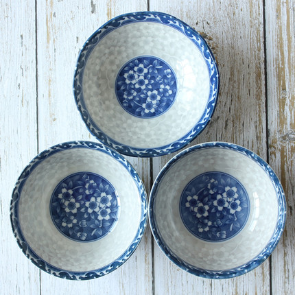 日本进口波浪樱陶瓷餐具日式家用和风饭碗盘子复古家用汤碗釉下彩