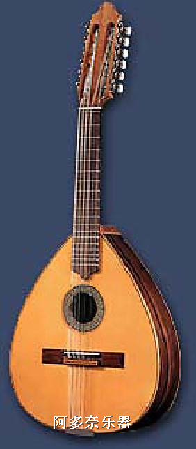 西班牙公司成立于1971年，具有悠久的传统手工制作的吉他，这已经适应了他的时间代。 MOD105胡桃木， 梨核桃琵琶，镂空口，两侧花梨木指白线。 我们在手工制作的古典吉他产生一个伟大的传统，我们保持我们的品质承诺。