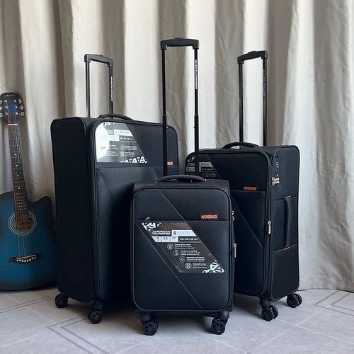 美国旅行者可扩展万向轮超轻布箱