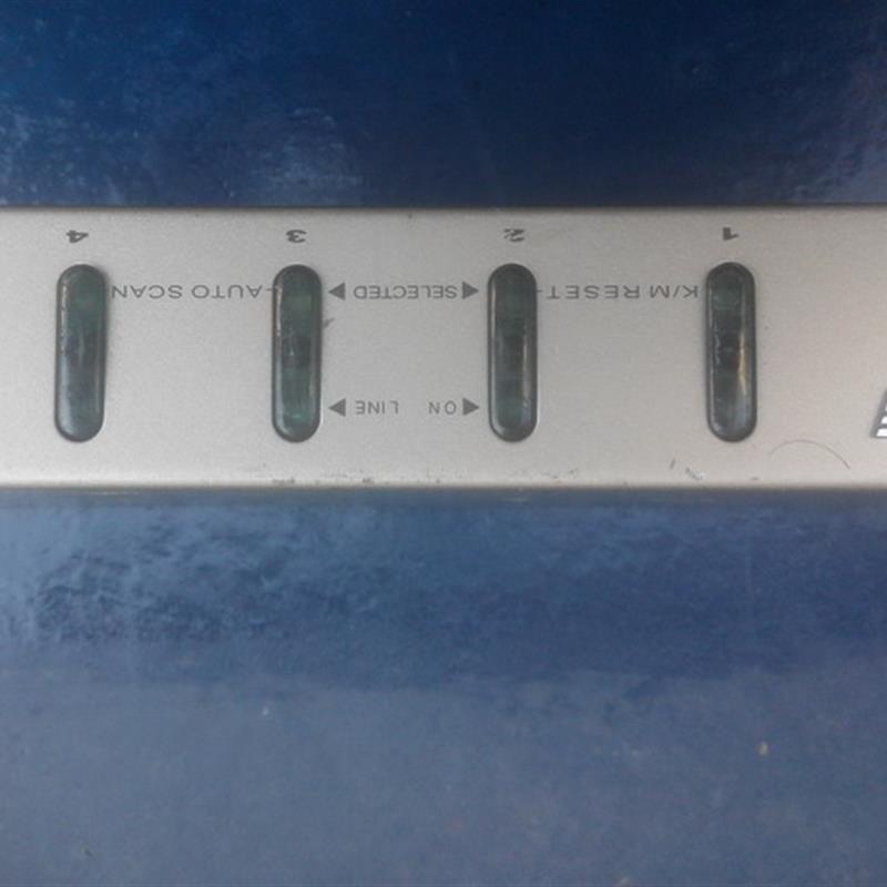 蓝宝(LANBE) AS-41P 4口 PS2 桌面 KVM切换器原装拆机