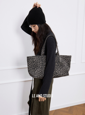 LE AMO｜原创 '曲奇豹' 复古豹纹机车朋克铆钉大容量通勤托特包