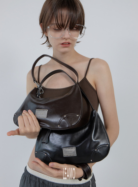 LE AMO｜原创'MINI KICK'油蜡头层牛皮柳钉装饰复古腋下包_2色