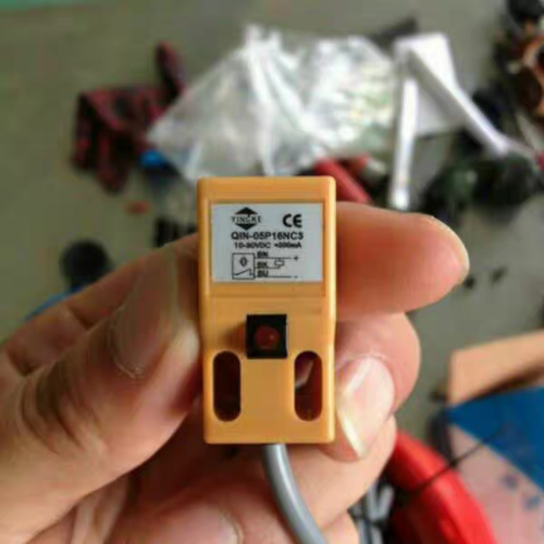 高速编织机接近开关断线开关QIN-05P16NC3 QIN-08P24NC3 QIN-12P2