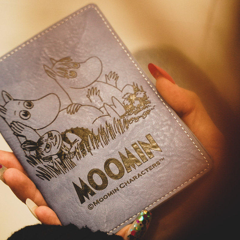 芬兰TMF姆明Moomin护照夹皮革卡包可爱彩色零钱包旅行外出用
