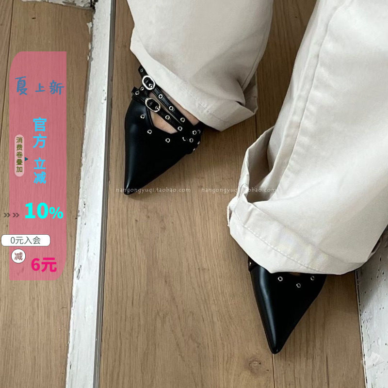 皮带扣尖头后空绊带猫跟单鞋