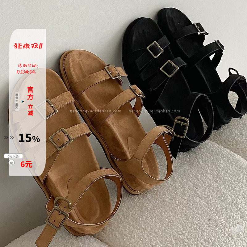 皮带扣露趾平底罗马凉鞋女