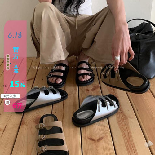 软底厚底银色皮带扣露趾凉拖