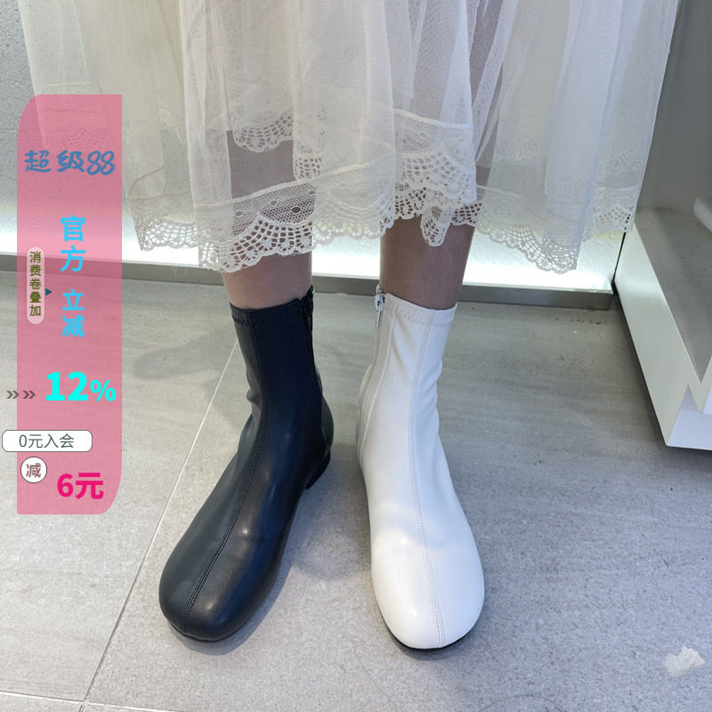 韩国东大门21年chic奶白小黑靴