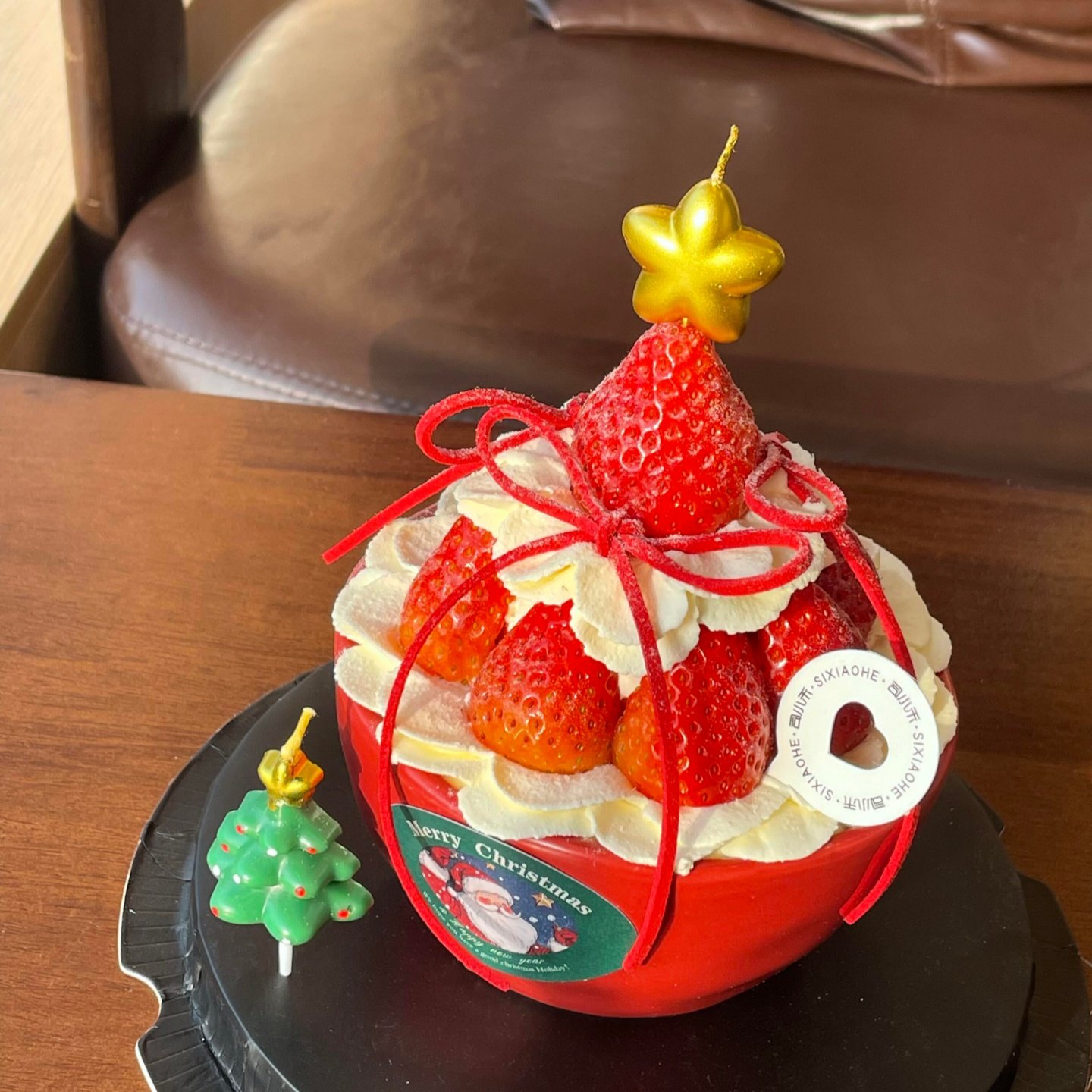 网红圣诞节新年红色陶瓷碗蛋糕装饰草莓碗抱抱碗草莓蛋糕碗甜品碗