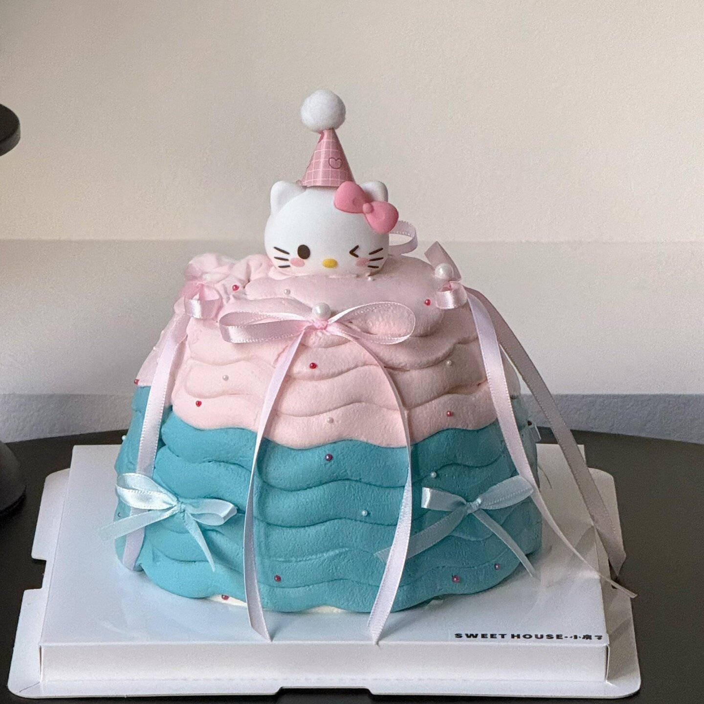 唯美软胶粉色蝴蝶结KT猫头蛋糕装饰毛球小帽子丝带生日装扮插件