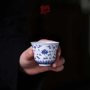 弄月斋茶具青花缠枝莲纹撇口闻香杯品茗杯个人主人饮杯功夫茶道
