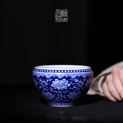 陶人临古青花水洗缠枝莲