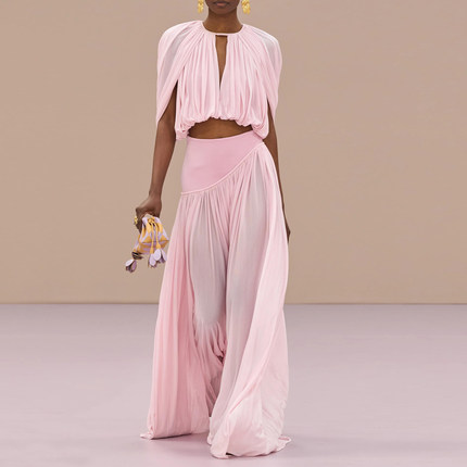 新品高端大气粉色连衣裙女长裙不对称设计轻奢气质褶皱裙