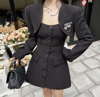 2022春季新款韩版气质显瘦坎肩设计西装外套抹胸连衣裙两件套套装