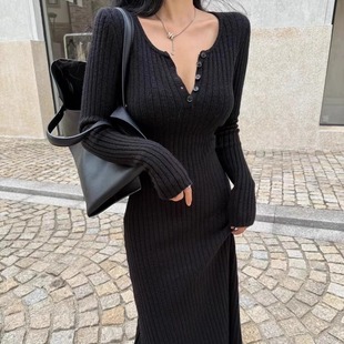 连衣裙针织打底裙 气质显瘦坑条设计感v领长袖 ALA长裙2025秋季 新款