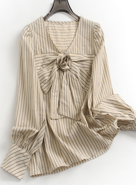 条纹宽松显瘦减龄蝴蝶结V领法式泡泡袖秋季新款长袖女装衬衫F378