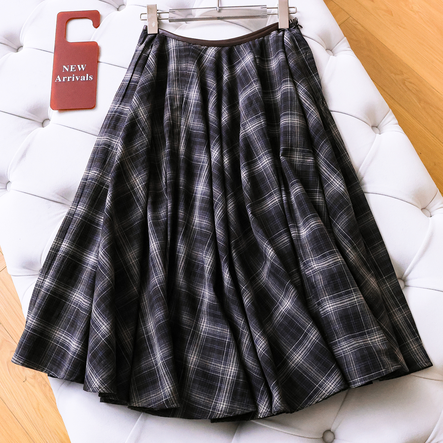 复古格纹拼皮包边大裙摆半身裙女