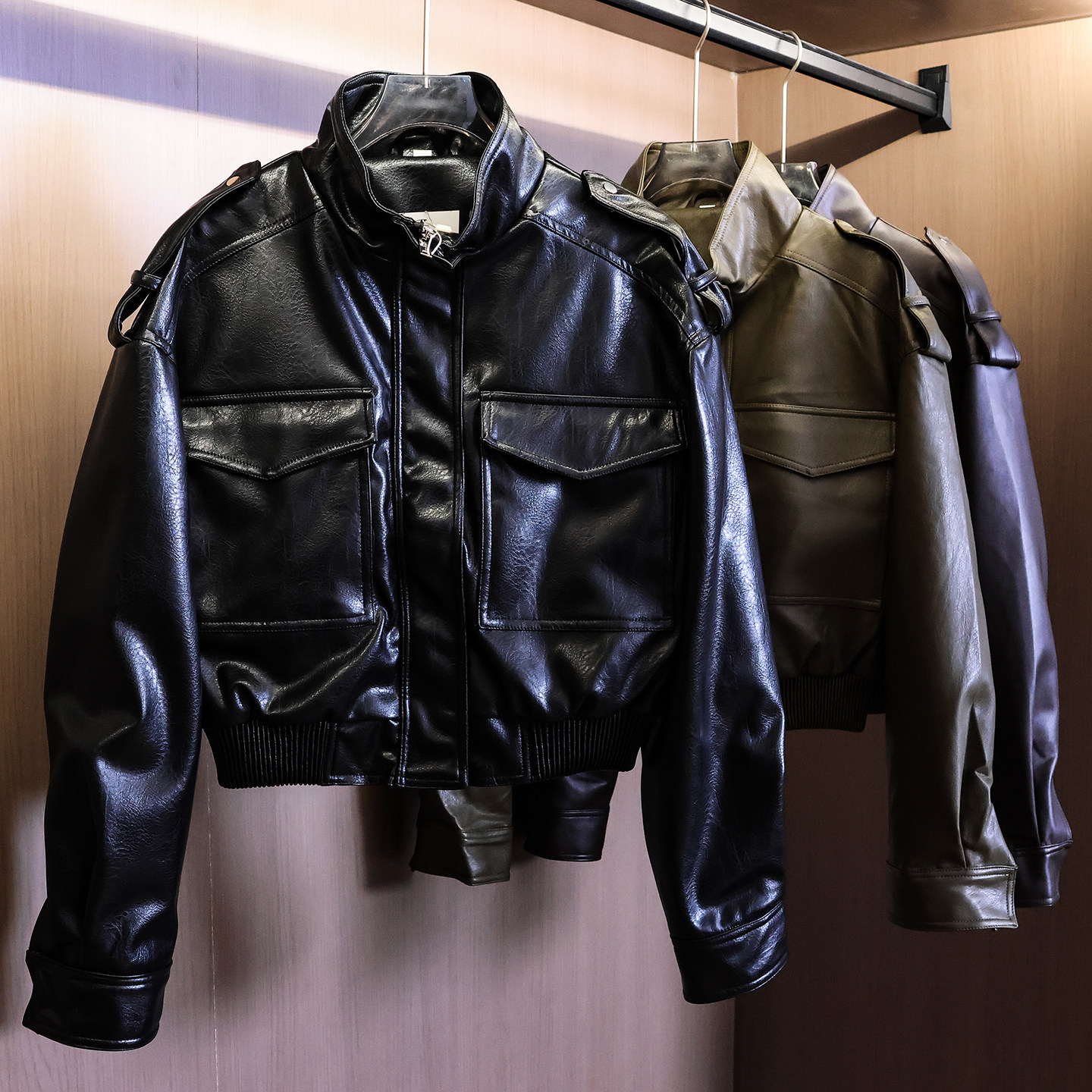 纯大口袋立领仿皮效果2025秋季新款长袖短款夹克外套女皮衣B269,女装/女士精品,皮衣,淘宝优惠券,粉丝福利购,淘宝优惠卷