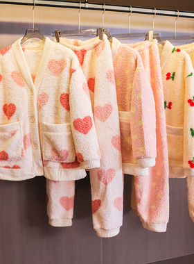 软糯亲肤珊瑚绒V领宽松保暖加绒加厚家居服套装法兰绒睡衣女M424