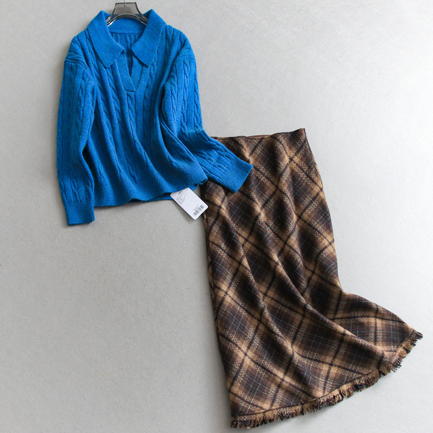 蓝色软糯绞花长袖套头毛衣可配一整套格子半身裙两件套装女Q408,女装/女士精品,时尚套装,淘宝优惠券,粉丝福利购,淘宝优惠卷