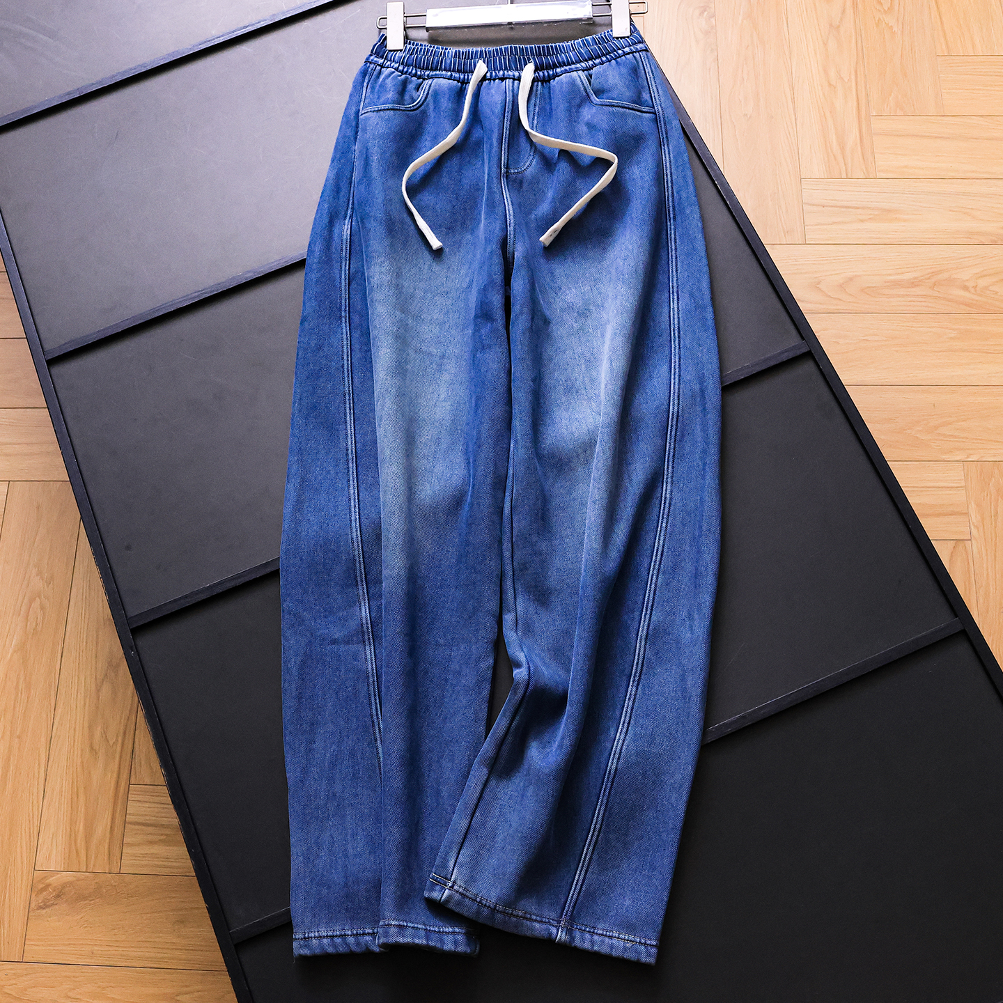 松紧腰宽松阔腿裤弯刀裤女牛仔裤