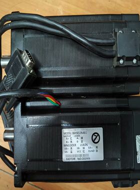 两台86闭环步进电机。型号86HSE12N-B32