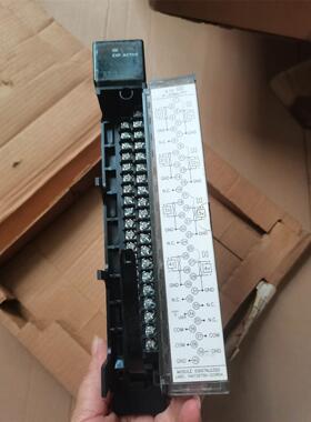 小型接近开关 E2S-W22B 1M 数量8条