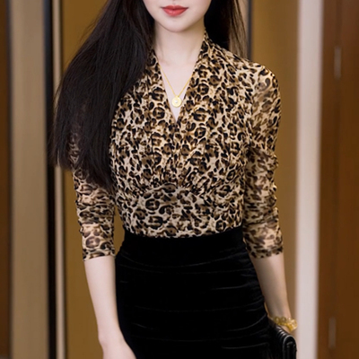 2025新款今年流行爆款小衫洋气豹纹印花长袖上衣修身打底衫女内搭