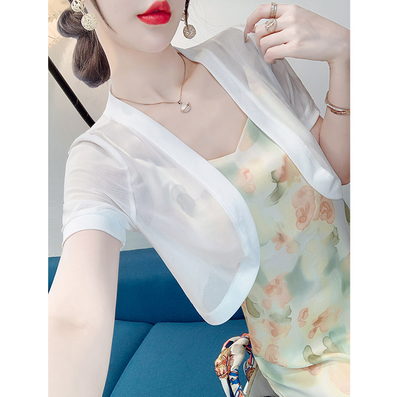 白色短袖坎肩女2026新款小披肩夏季配吊带裙的小外搭开衫薄款罩衫
