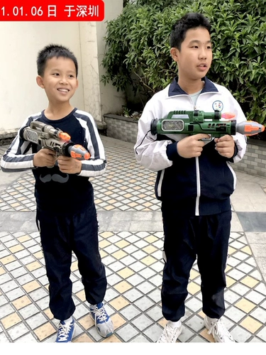 儿童仿真2-3-6岁电动玩具枪声光音乐宝宝小男孩冲锋手枪吃鸡游戏