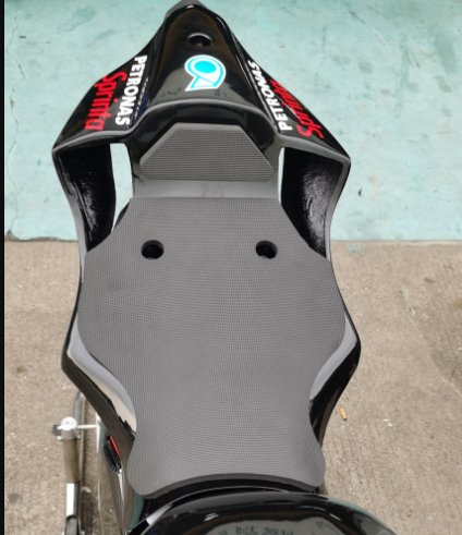 赛车坐垫棉r6防滑3专用背胶