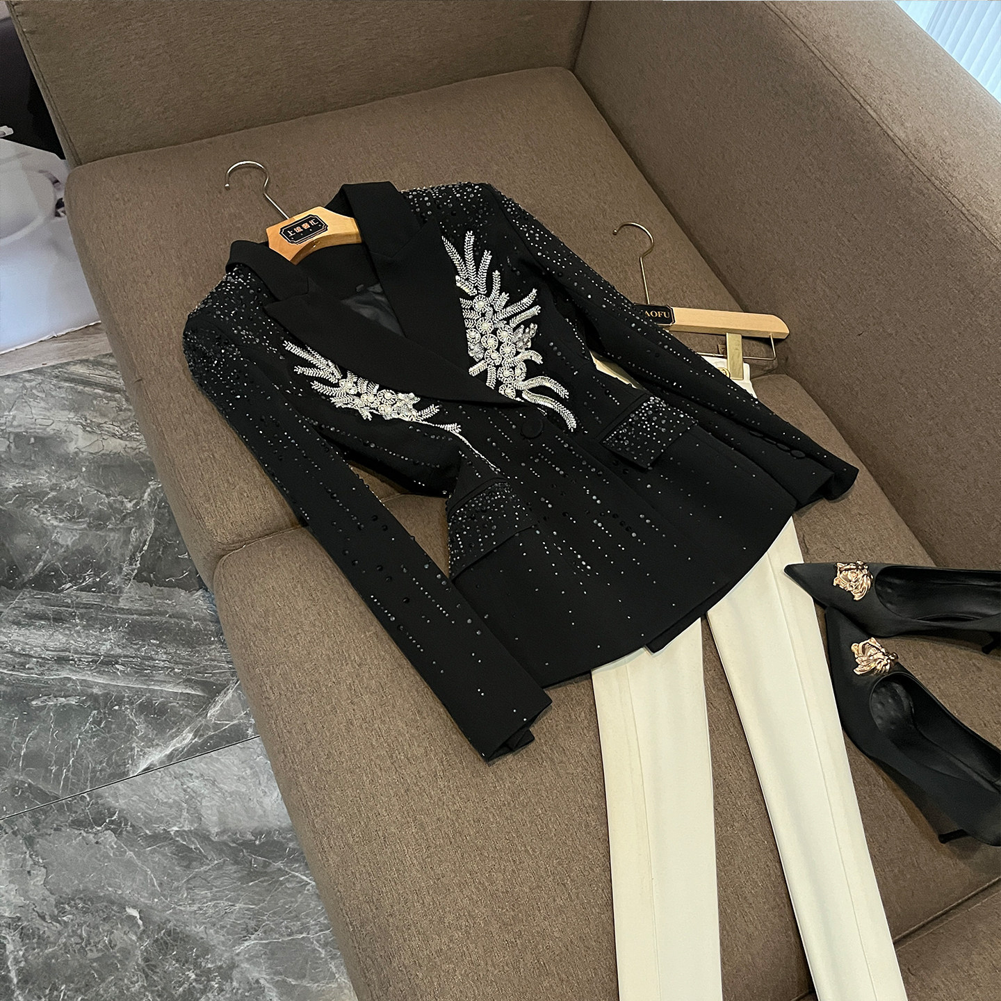 2026夏季新款个性街头风镶钻小西装设计感通勤风西服外套女装X386