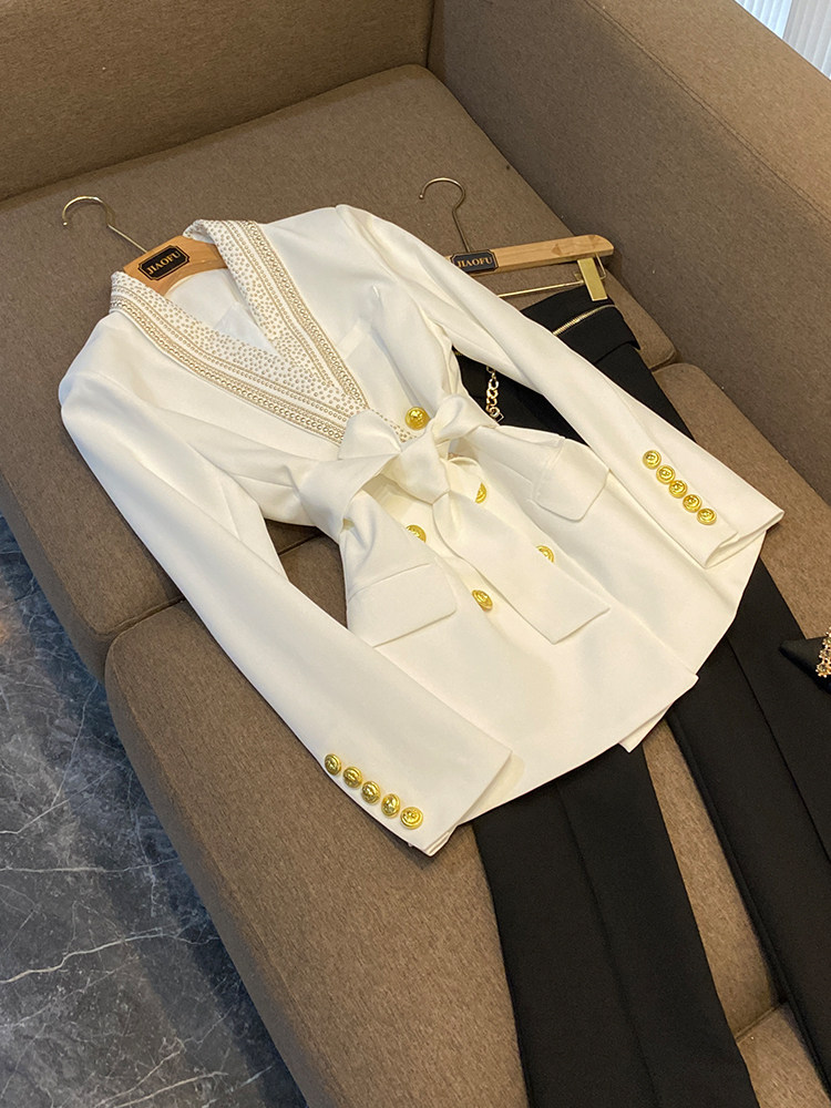 白色上衣西服腰带西装外套