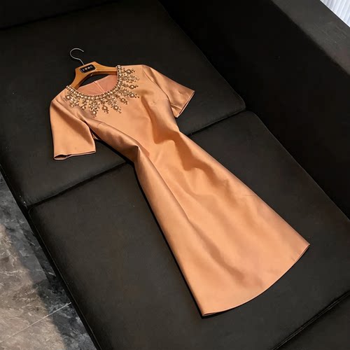 轻奢重工钉珠连衣裙女短袖收腰修身A字裙宴会礼服名媛风P130