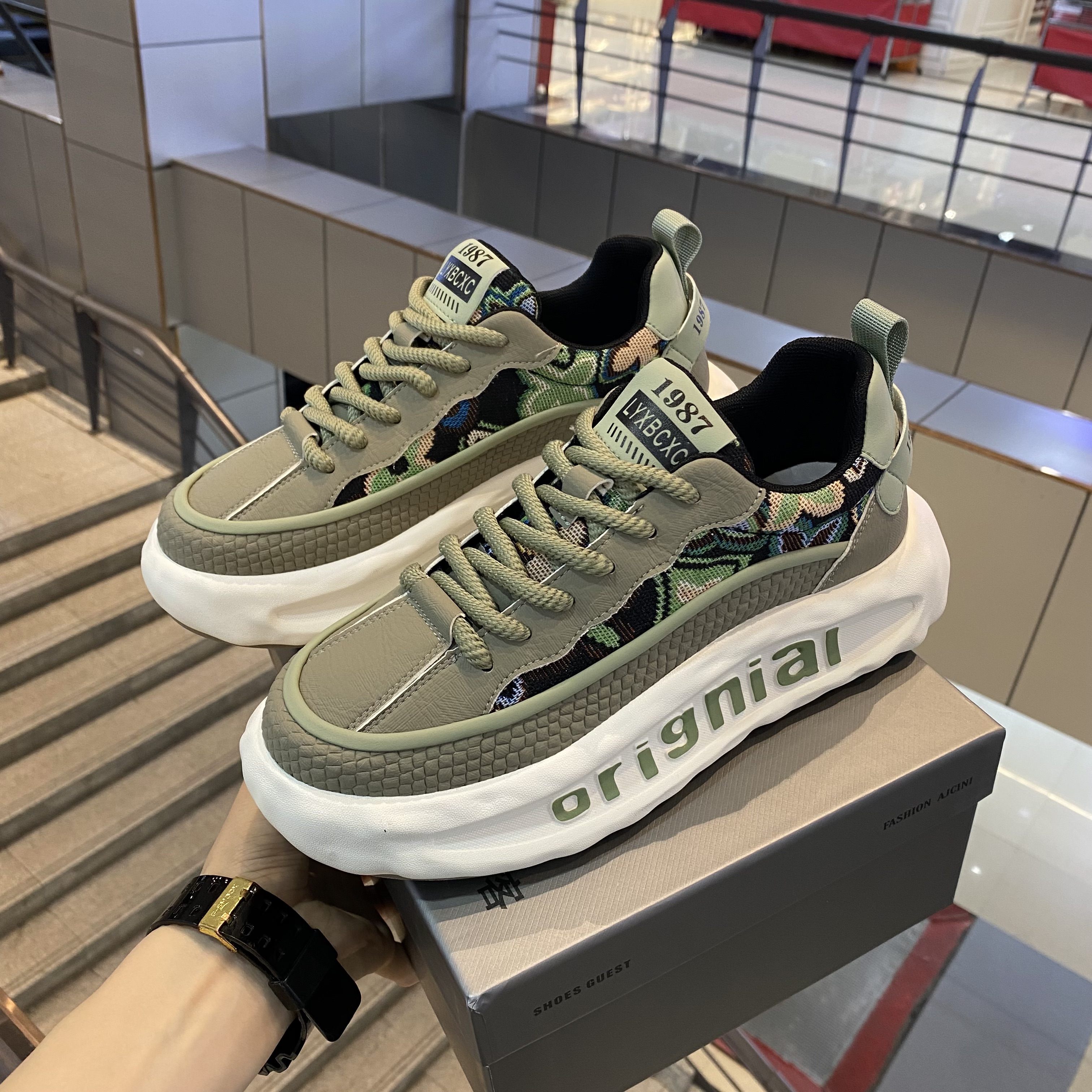 2025新款秋季小众刺绣百搭休闲鞋