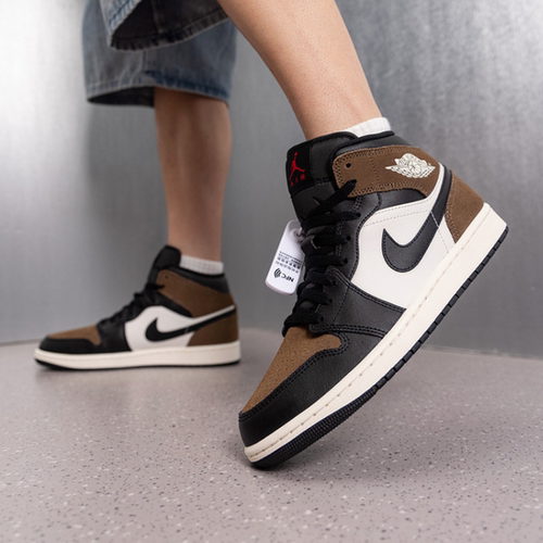 NIKE耐克男Air Jordan 1AJ1黑白棕中帮板鞋运动篮球鞋DQ8426-007