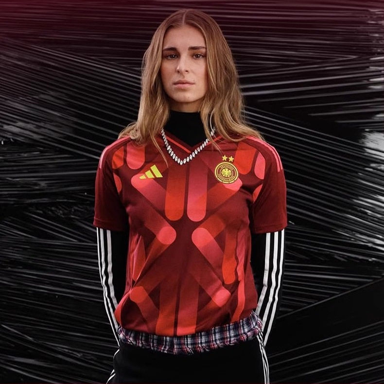 阿迪达斯 adidas 德国队球迷版客场足球短袖球衣男装新款 JF2605
