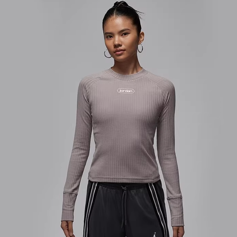 NIKE耐克26年春季女子新款运动休闲修身长袖T恤针织衫IO9717-016