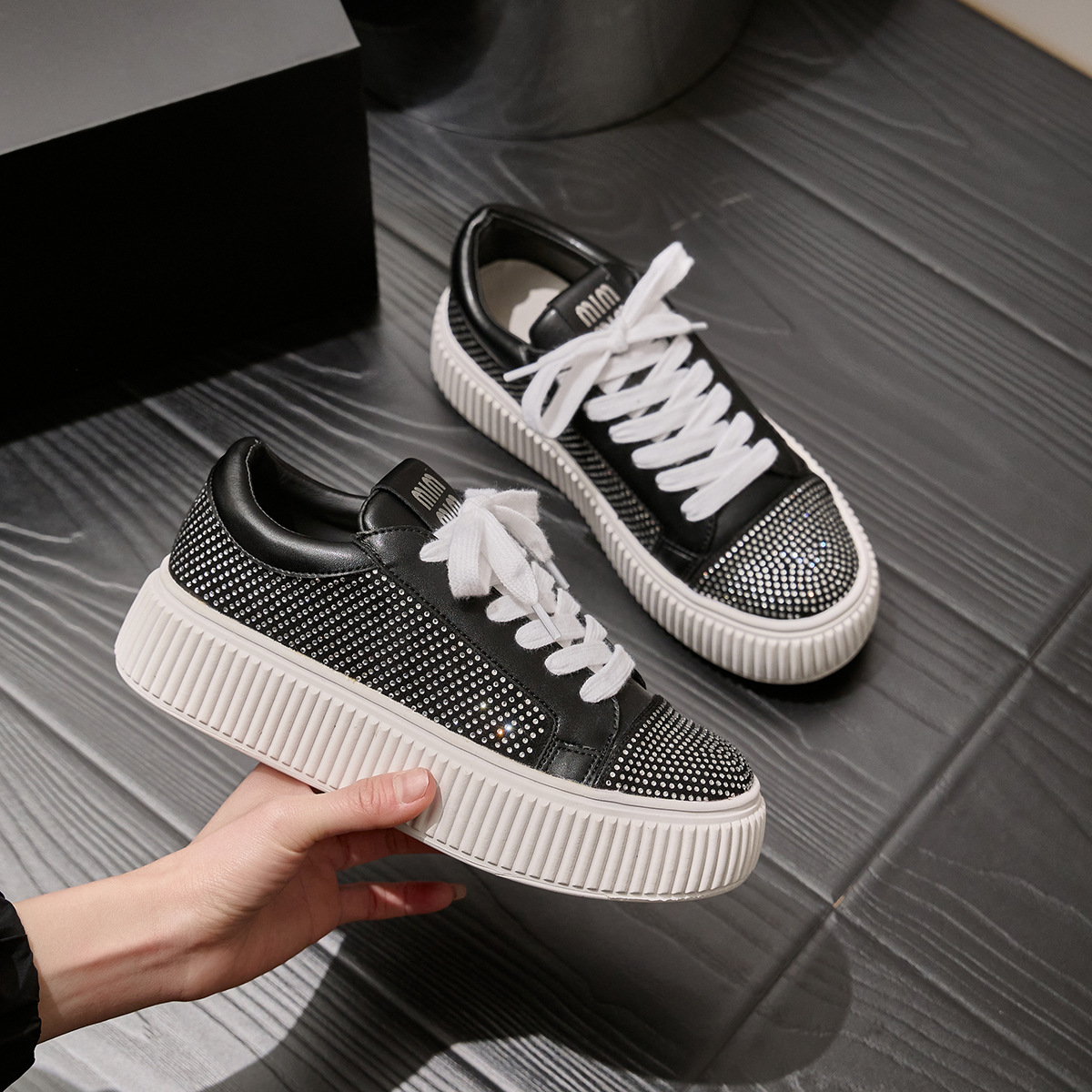 饼干鞋厚底小白鞋女水钻2024年春季新款欧洲站低帮休闲真皮女板