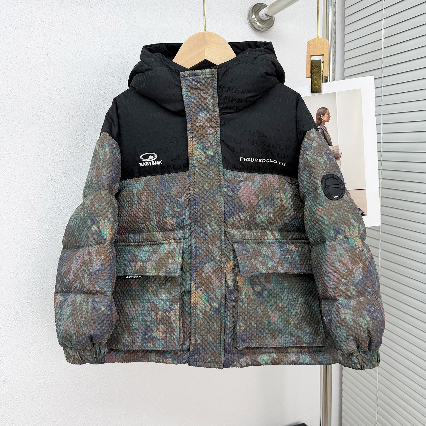 男童90白鸭绒迷彩工装加厚羽绒服