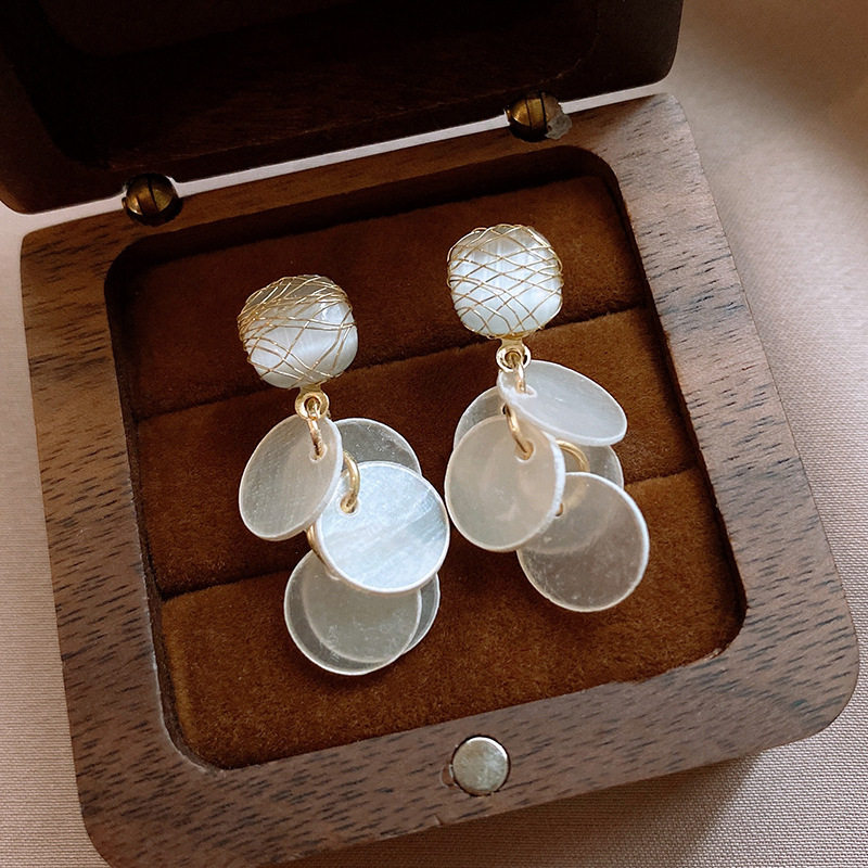 银针猫眼石贝壳流苏耳环女时尚通勤百搭简约耳钉轻奢高级感耳饰品