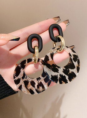 925银针秋冬豹纹几何圆圈耳环女欧美复古百搭时尚耳圈个性耳饰潮