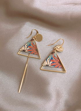 民族风国潮金色耳环女法式气质长款流苏不对称耳坠复古雕花耳饰品