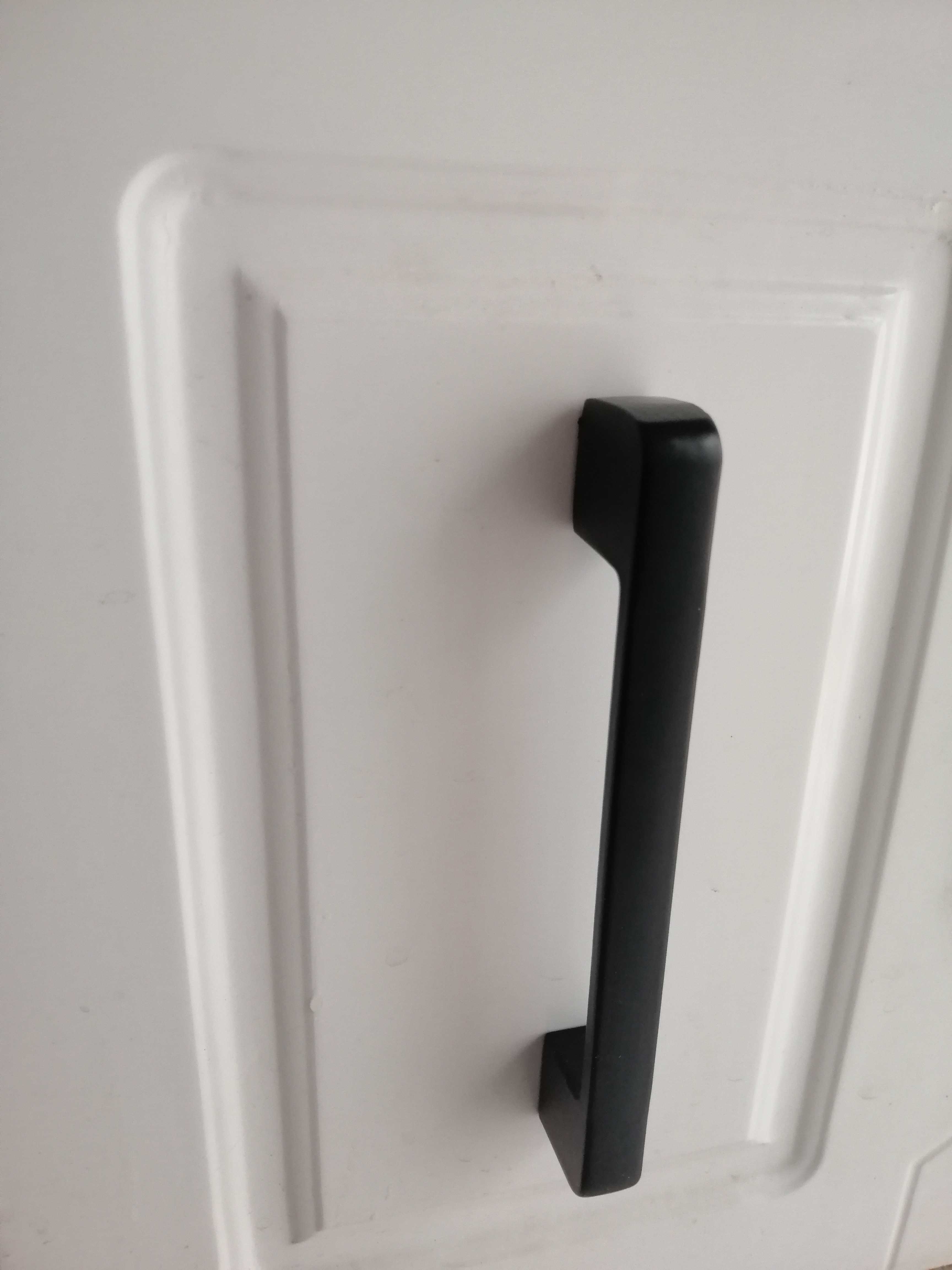 现代简约风白色衣柜抽屉拉手定制