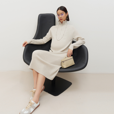 BELLYWEAR中长款高领拉链针织裙